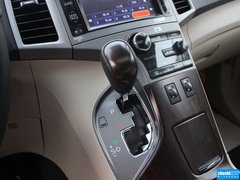 2013款 2.7L 自动 四驱豪华版 5座