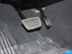 2013款 2.7L 自动 四驱豪华版 5座