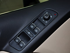2013款 1.8TSI 自动 两驱豪华型 5座