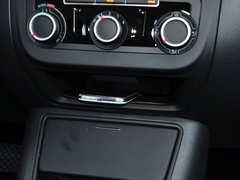 2013款 1.8TSI 自动 两驱风尚版 5座