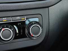 2013款 1.8TSI 自动 两驱风尚版 5座