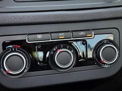 2013款 1.8TSI 自动 两驱风尚版 5座