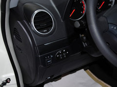 2013款 智尊版 2.0T 手动 四驱尊贵型 5座