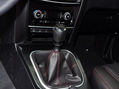 2013款 智尊版 2.0T 手动 四驱精英型 5座