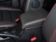 2013款 智尊版 2.0T 手动 四驱精英型 5座
