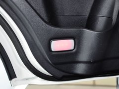 2013款 智尊版 2.0T 手动 四驱精英型 5座