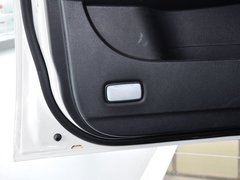 2013款 智尊版 2.0T 手动 四驱精英型 5座