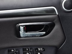 2013款 智尊版 2.0T 手动 四驱精英型 5座