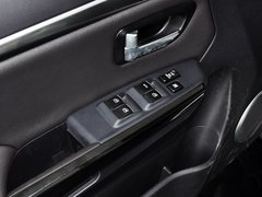 2013款 智尊版 2.0T 手动 四驱精英型 5座