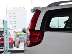 2013款 智尊版 2.0T 手动 四驱精英型 5座