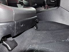 2013款 智尊版 2.0T 手动 四驱精英型 5座