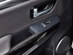 2013款 智尊版 2.0T 手动 四驱精英型 5座