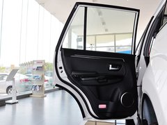 2013款 智尊版 2.0T 手动 四驱精英型 5座