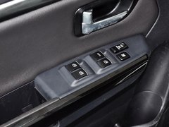 2013款 智尊版 2.0T 手动 四驱精英型 5座