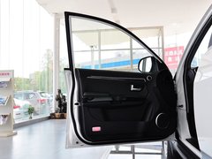 2013款 智尊版 2.0T 手动 四驱精英型 5座