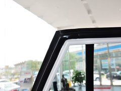 2013款 智尊版 2.0T 手动 四驱精英型 5座