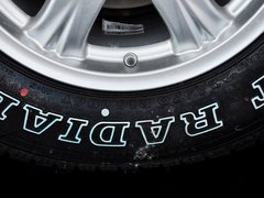 2013款 智尊版 2.0T 手动 四驱精英型 5座
