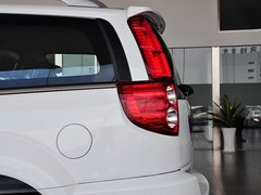 2013款 智尊版 2.0T 手动 四驱精英型 5座