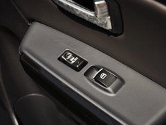 2013款 智尊版 2.0T 手动 两驱进取型 5座