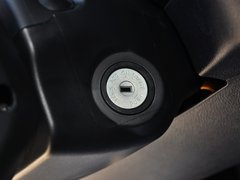 2013款 智尊版 2.0T 手动 两驱进取型 5座