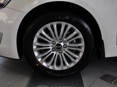 2013款 2.4L自动 商务天窗型 国IV