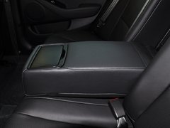 2013款 2.4L 自动 商务天窗型 国V