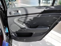 2013款 2.4L 自动 商务天窗型 国V