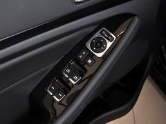 2013款 2.4L 自动 商务天窗型 国V