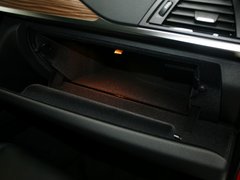 2013款 328i 2.0T 自动 风尚设计套装