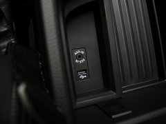 2013款 328i 2.0T 自动 风尚设计套装