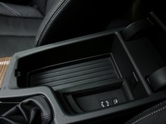 2013款 328i 2.0T 自动 风尚设计套装
