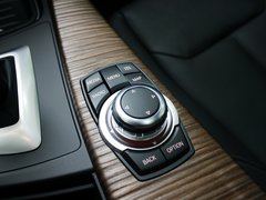 2013款 328i 2.0T 自动 风尚设计套装