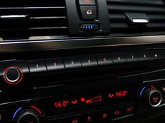 2013款 328i 2.0T 自动 风尚设计套装