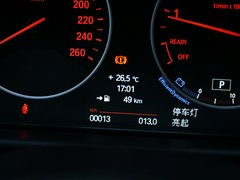 2013款 328i 2.0T 自动 风尚设计套装