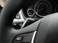 2013款 328i 2.0T 自动 风尚设计套装