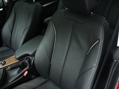 2013款 328i 2.0T 自动 风尚设计套装