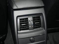 2013款 328i 2.0T 自动 风尚设计套装