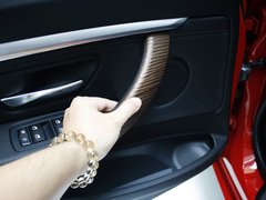 2013款 328i 2.0T 自动 风尚设计套装