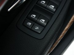 2013款 328i 2.0T 自动 风尚设计套装