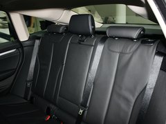 2013款 328i 2.0T 自动 风尚设计套装