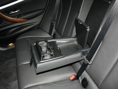 2013款 328i 2.0T 自动 风尚设计套装