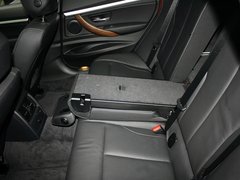 2013款 328i 2.0T 自动 风尚设计套装