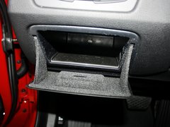 2013款 328i 2.0T 自动 风尚设计套装