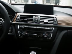 2013款 328i 2.0T 自动 风尚设计套装