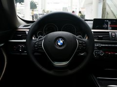 2013款 328i 2.0T 自动 风尚设计套装