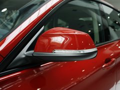 2013款 328i 2.0T 自动 风尚设计套装