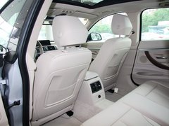 2013款 328i 2.0T 自动 风尚设计套装
