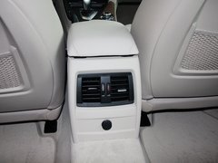 2013款 328i 2.0T 自动 风尚设计套装