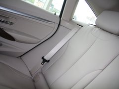 2013款 328i 2.0T 自动 风尚设计套装