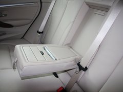 2013款 328i 2.0T 自动 风尚设计套装